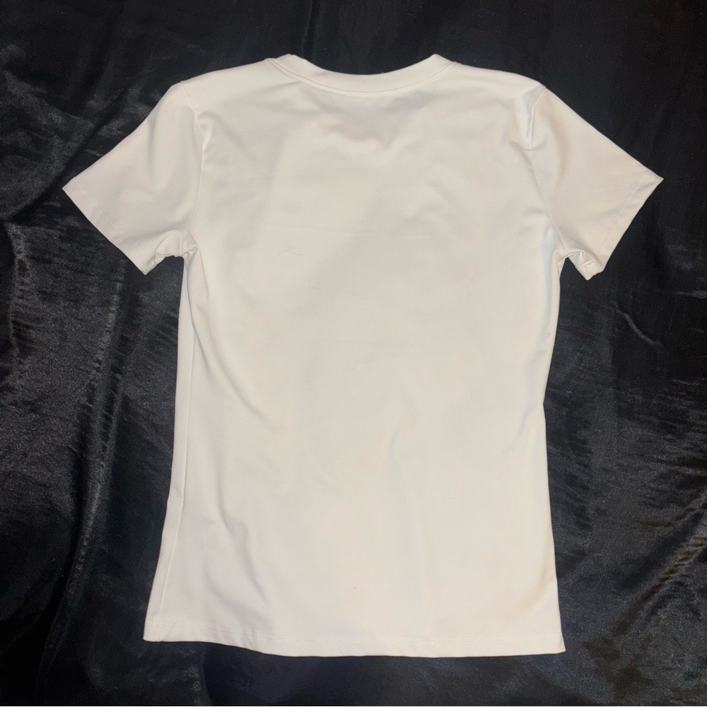 Breathable white workout top - Picture 2 of 3